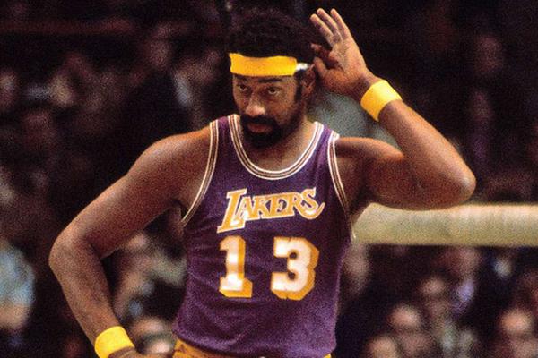 浙江广厦4分险胜！新赛季开门红，塔克首秀22分7篮板，孙铭徽12分（广厦开门红险胜4分，塔克首秀22分7篮板，孙铭徽贡献12分）