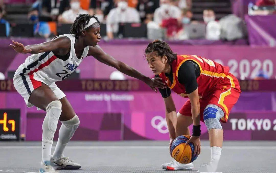 地上足球：不敌切尔西坐实西甲真实水平巴萨输球不是战术问题（地上足球：败给切尔西映照西甲成色，巴萨输球并非战术之过）