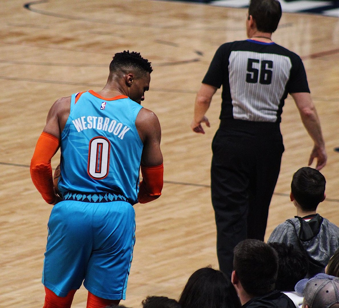 1-3！1-1！英超冷门夜：2大豪门不胜 阿森纳渔翁得利 争冠仅剩1对手（1-3与1-1！英超爆冷夜：两豪门未胜 阿森纳坐收渔利 争冠只剩一对手）