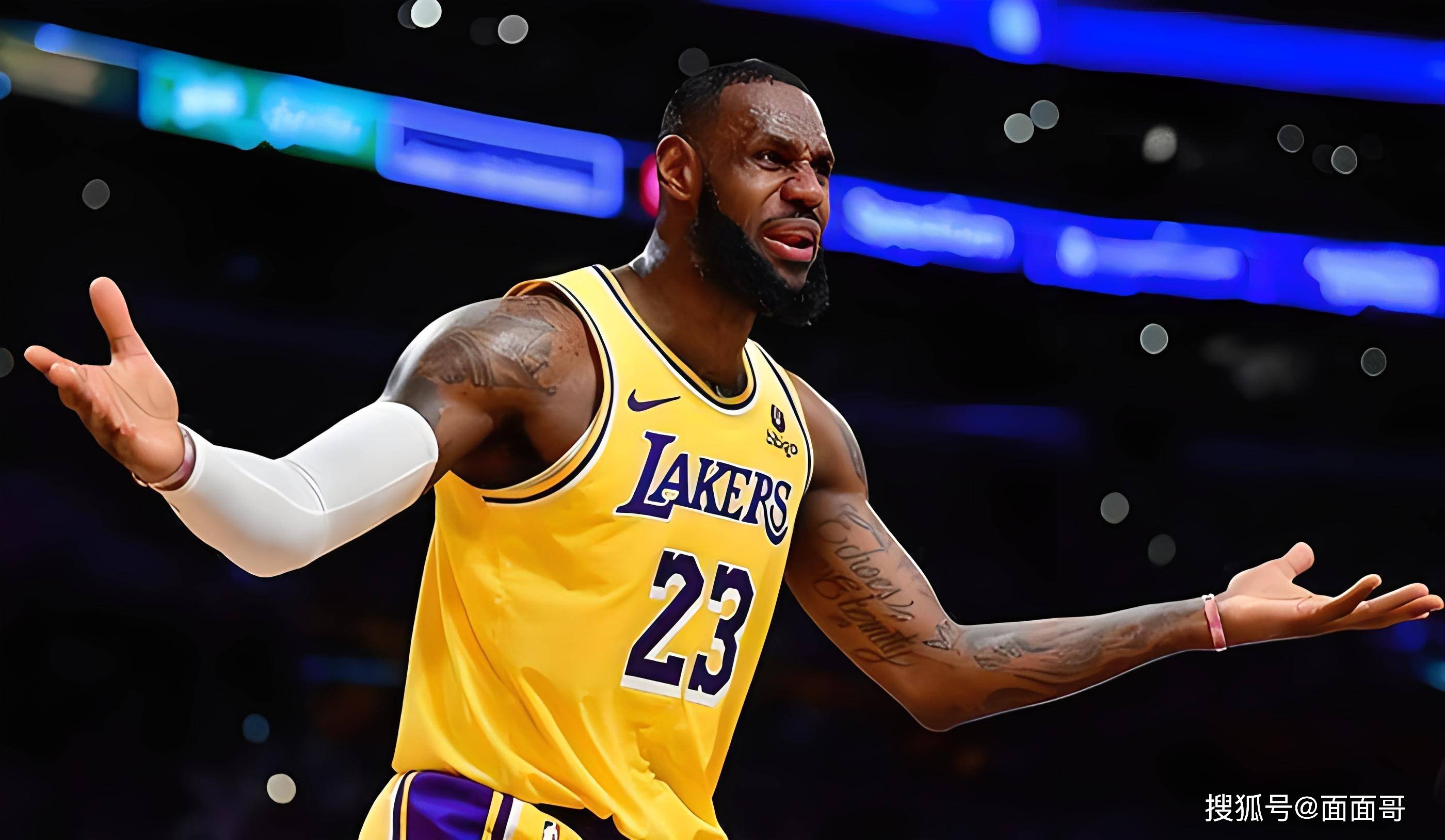 上海海港实现三连冠，申花亚军，梅州客队降级，亚冠表现不佳，山东泰山机会最大。（上海海港豪取三连冠，申花屈居亚军，梅州客队降级；亚冠低迷，山东泰山最有希望）