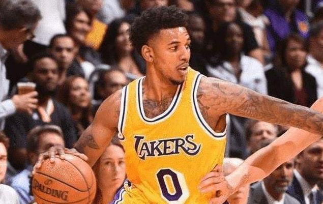 拜仁跟队：凯恩正在全力劝说格伊，希望他能选择加盟拜仁（拜仁随队记者：凯恩正全力游说格伊，盼其选择加盟拜仁）