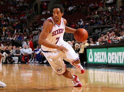 场均净负16.2分！奇才14连败距队史连败纪录只差2场（奇才苦吞14连败，场均净负16.2分，距队史最长连败仅差两场）