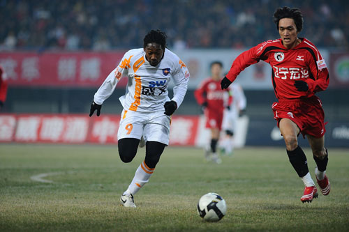 狂下三分雨！勇士首节命中8记三分，狂轰38分领先13分（三分如雨！勇士首节投进8记三分，单节38分轰出13分优势）