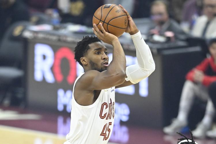 6中6，砍14分7板！徐昕完胜广东队内线 杜锋后悔送他走吗？（6投全中拿下14分7板！徐昕压制广东内线，杜锋会为放走他而后悔吗？）