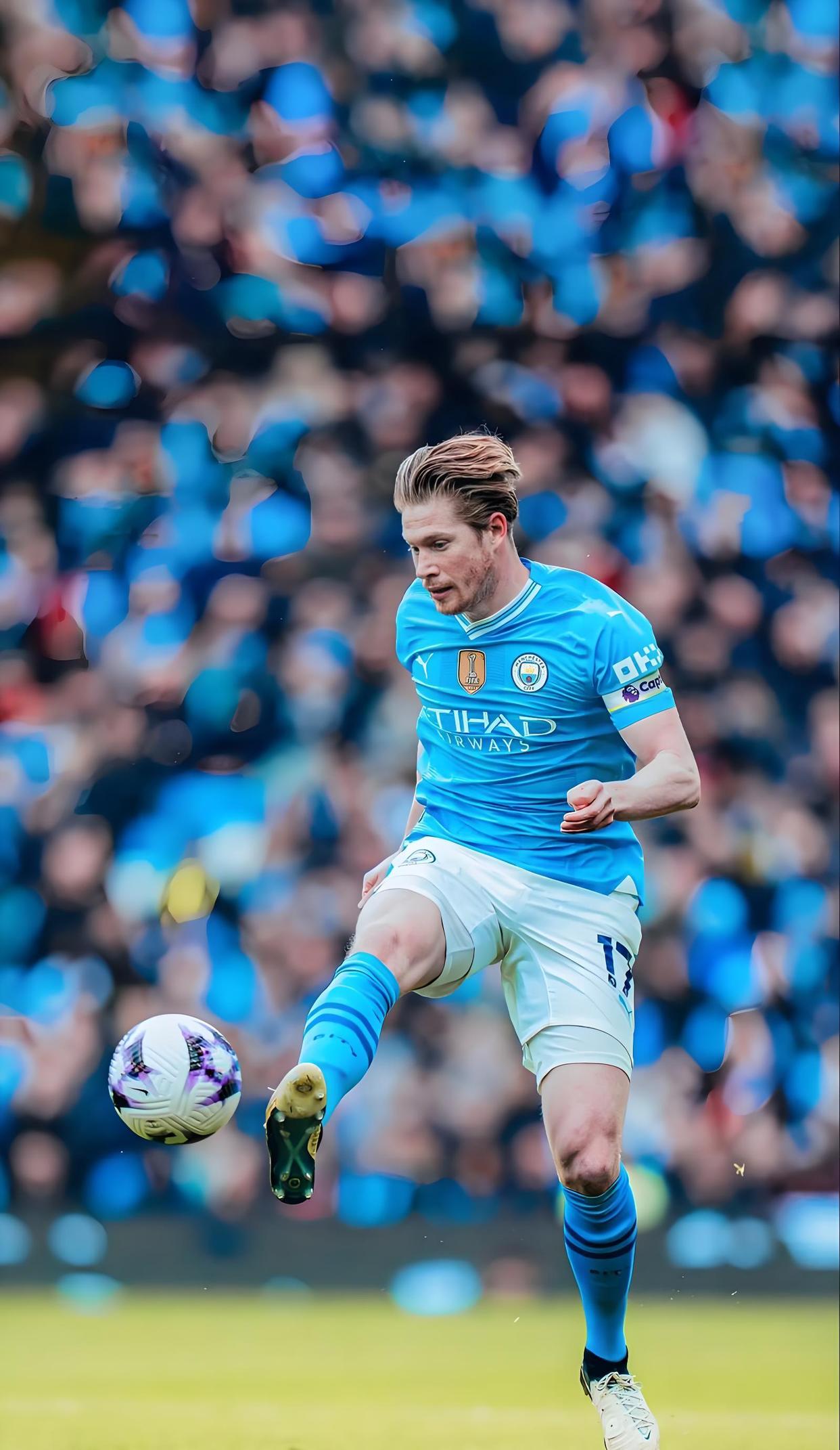 德天空：那不勒斯想签弗赖堡中场曼赞比顶替受伤的德布劳内（德天空：那不勒斯拟签弗赖堡中场曼赞比，以替代因伤缺阵的德布劳内）