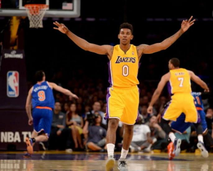 川普狂喜，乡下人乐队将在世界杯抽签仪式结束后表演《YMCA》（世界杯抽签结束后，乡下人乐队将表演《YMCA》，川普兴奋不已）