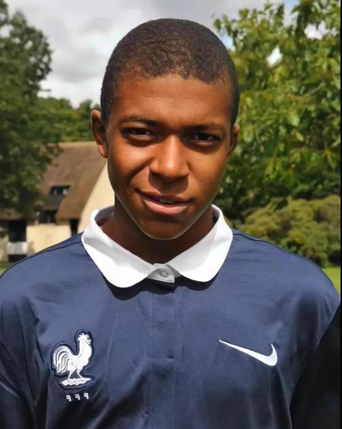 森保一：只要富安健洋状态恢复良好，他就是世界杯名单的候选（森保一：富安健洋若恢复理想，将列入世界杯大名单候选）