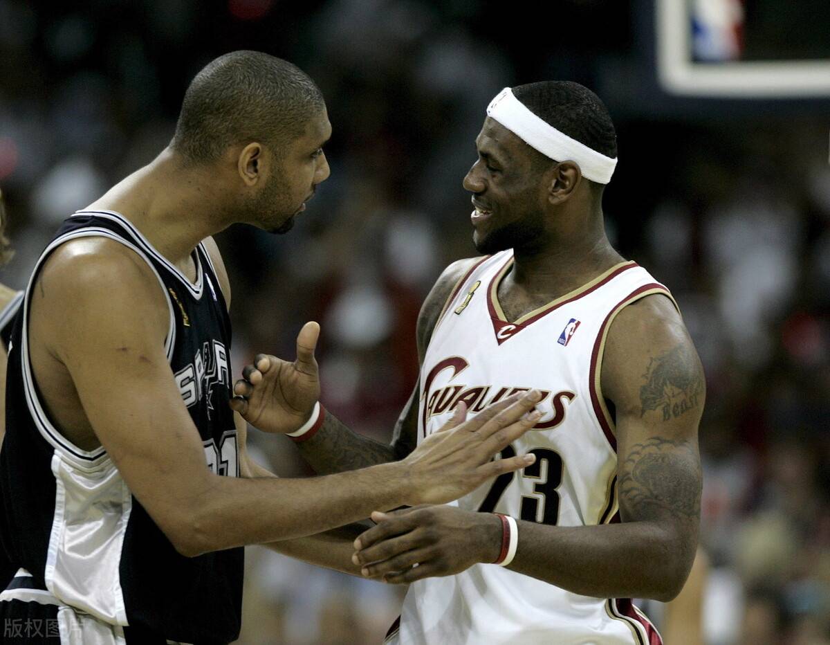 足球报：申花将利用今年最后两场亚冠来决定人员的去留（足球报：申花将以年内最后两场亚冠为考察依据确定人员去留）