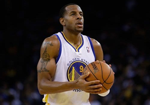 世体：欧洲各大豪门密切关注帕尼切利，有传言称巴萨有意球员（世体：欧洲豪门盯上帕尼切利，传巴萨有意引进）