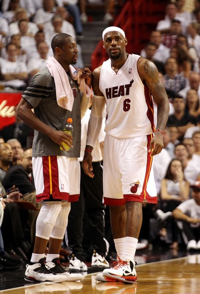 热那亚2-1逆转维罗纳，托斯比建功，洛伦佐-科隆博破门（热那亚2-1翻盘维罗纳，托斯比破门，洛伦佐-科隆博进球）