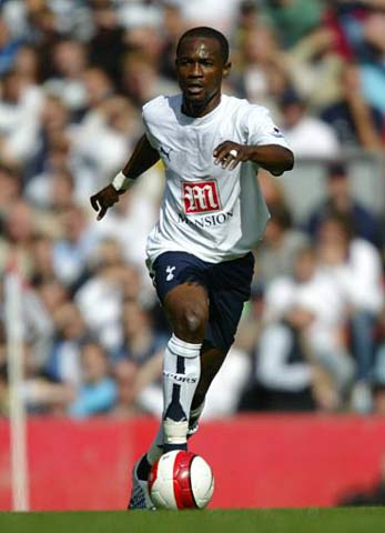 每体：莱万首选与巴萨续约，但也已开始研究其它联赛的报价（每体：莱万续约巴萨为先，已着手考虑其他联赛的报价）